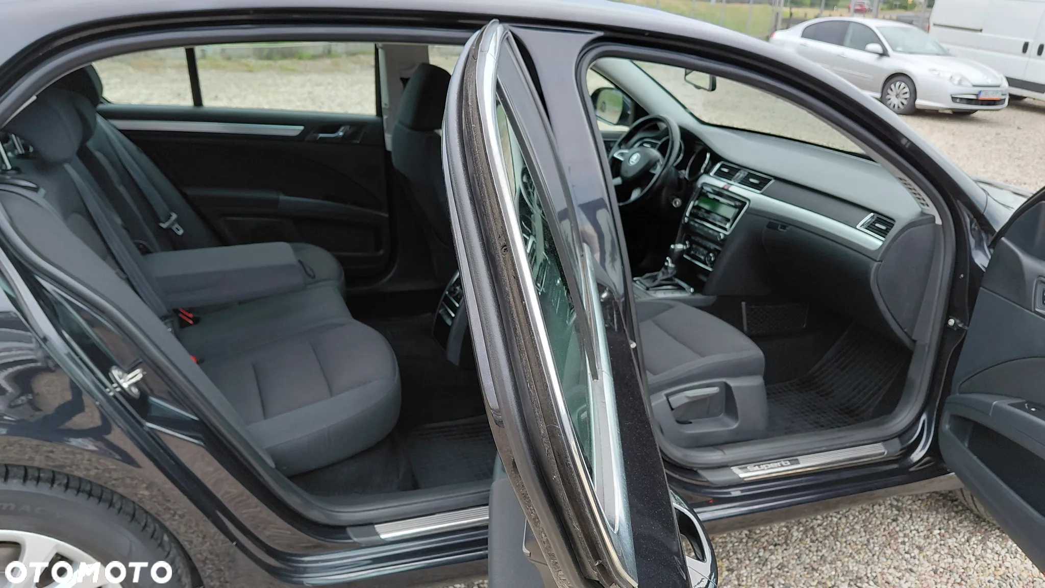 Skoda Superb 2.0 TSI Ambition DSG - 17