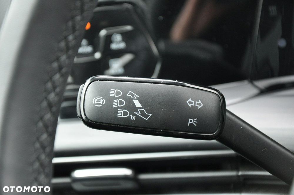 Volkswagen Golf - 16