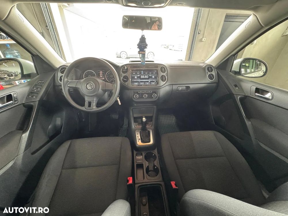 Volkswagen Tiguan - 10