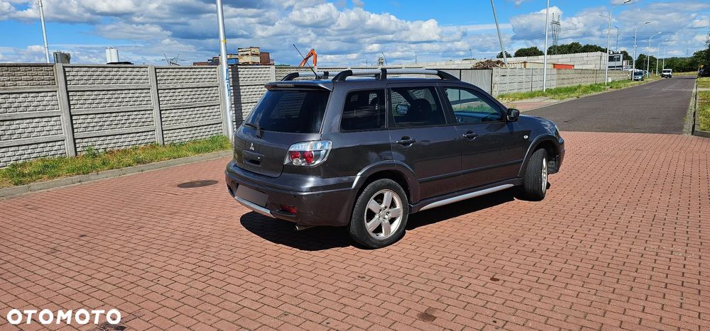 Mitsubishi Outlander 2.0 Comfort 4WD - 4