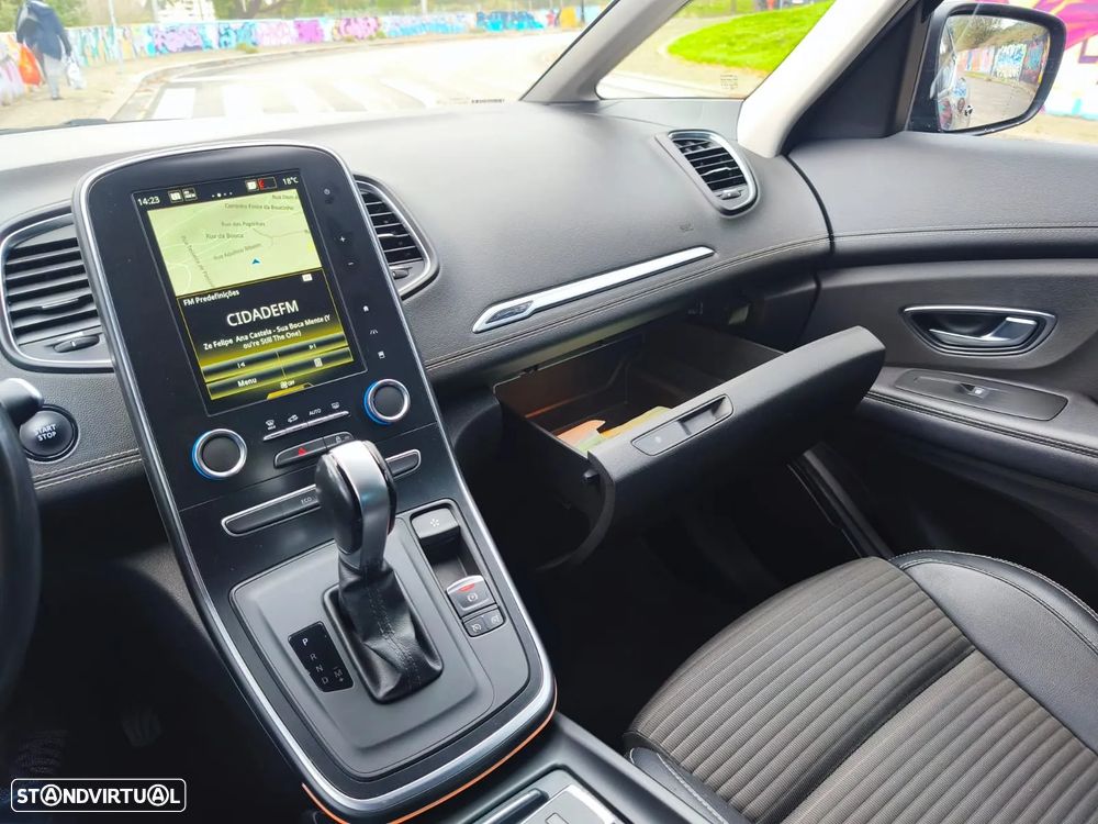 Renault Scénic ver-1-3-tce-black-edition-edc - 20