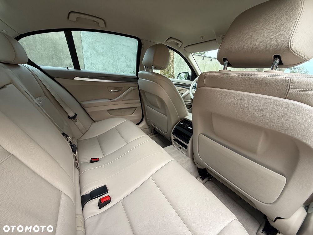 BMW Seria 5 525d xDrive Modern Line - 9