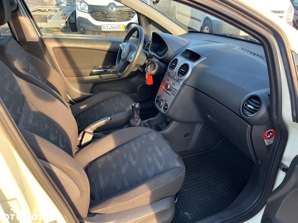 Opel Corsa 1.4 16V Satellite - 10
