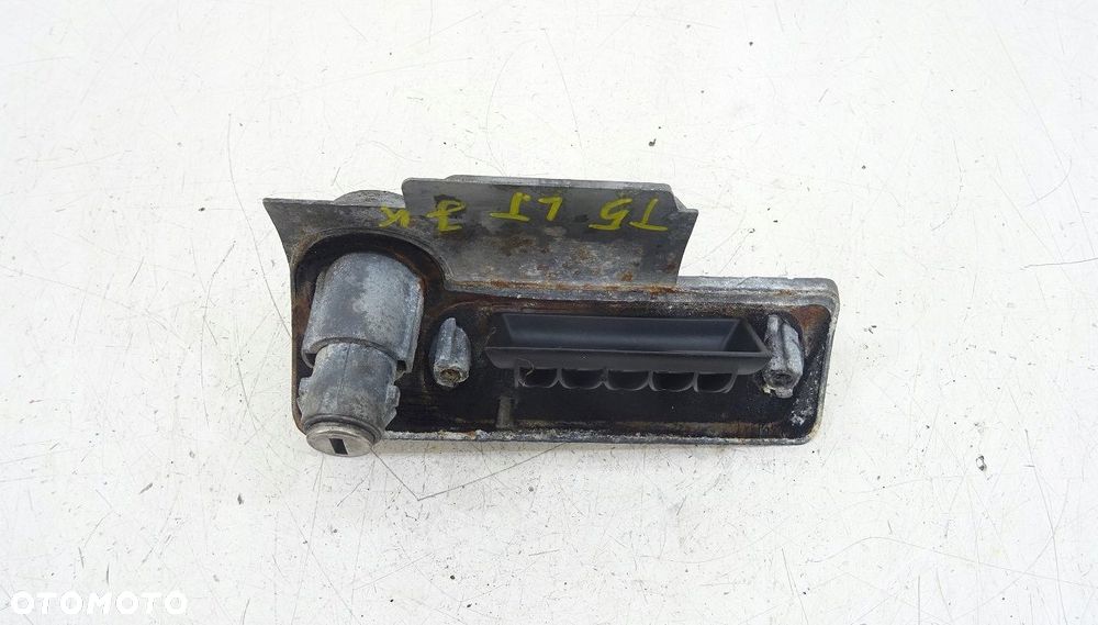 KLAMKA WKŁADKA DRZWI SKRZYDEŁKOWYCH TYŁ VW T5 07R - 2