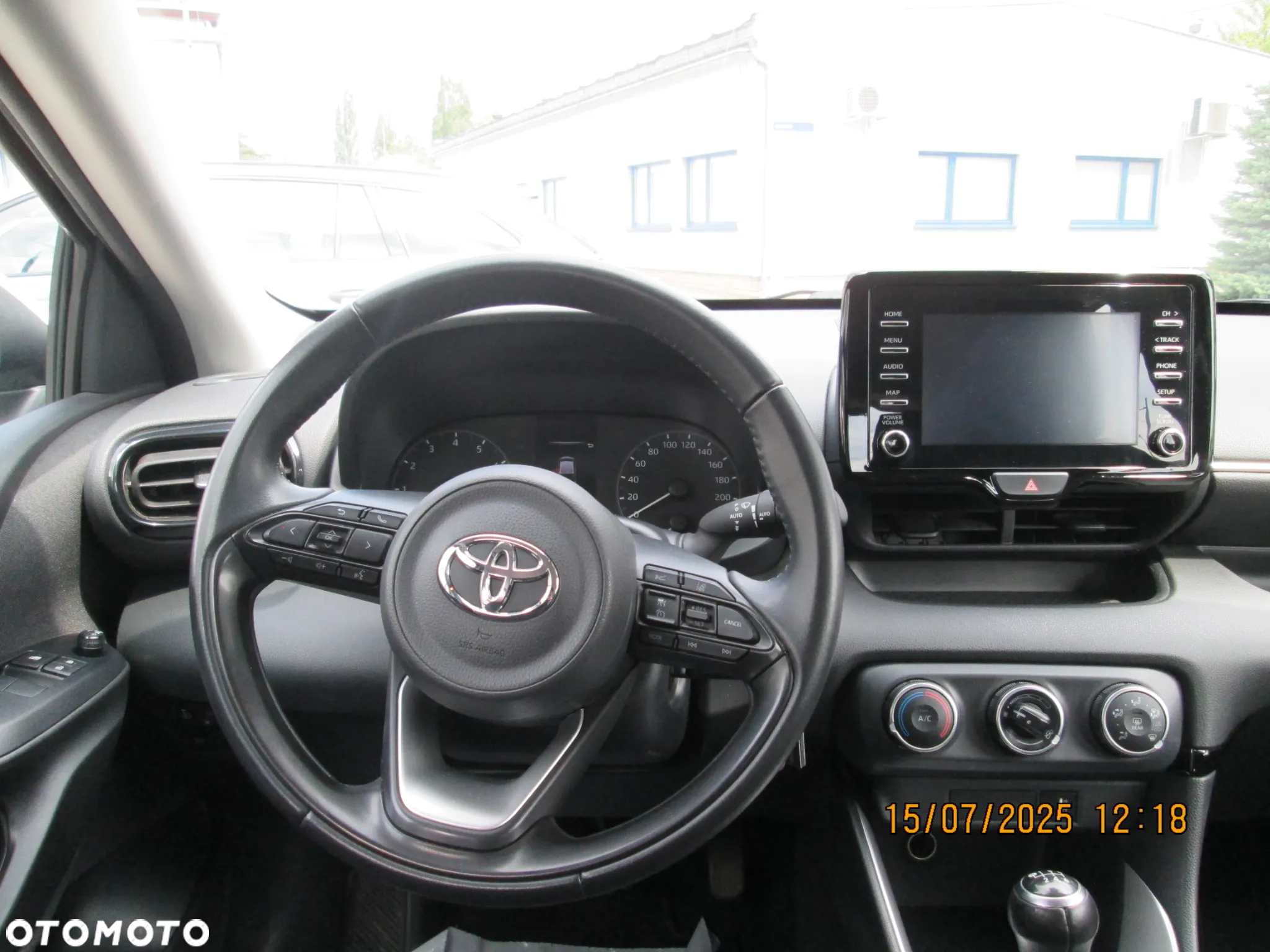 Toyota Yaris 1.5 Comfort - 13