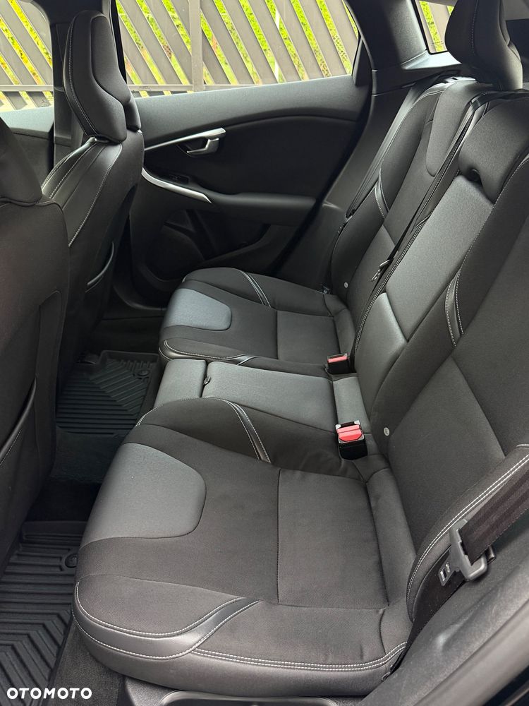 Volvo V40 D2 Drive-E Momentum - 13