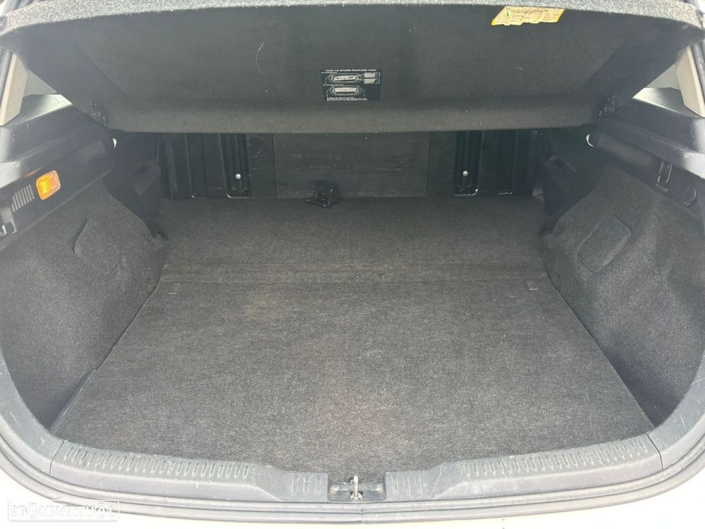 Toyota Auris 1.4 D-4D +AC - 12