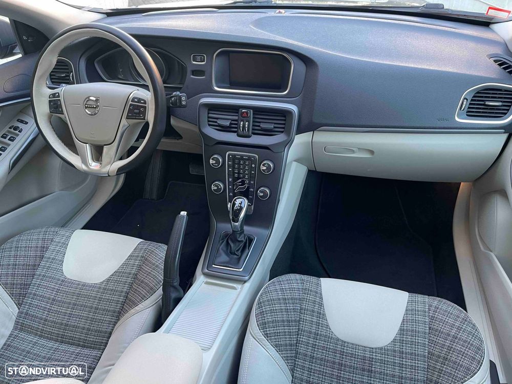 Volvo V40 2.0 D4 Inscripton Geartronic - 30
