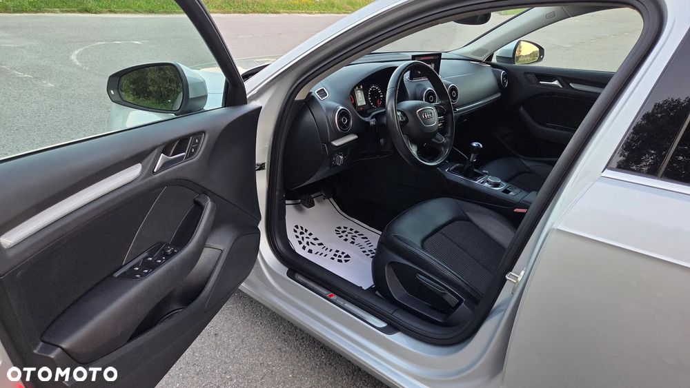 Audi A3 Sportback 2.0 TDI S line Sportpaket - 22