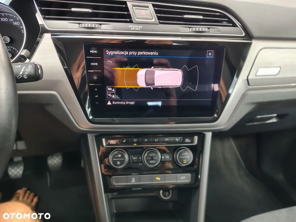 Volkswagen Touran - 28