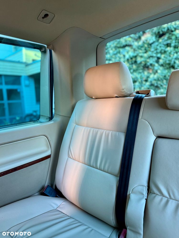 Volkswagen Multivan - 37