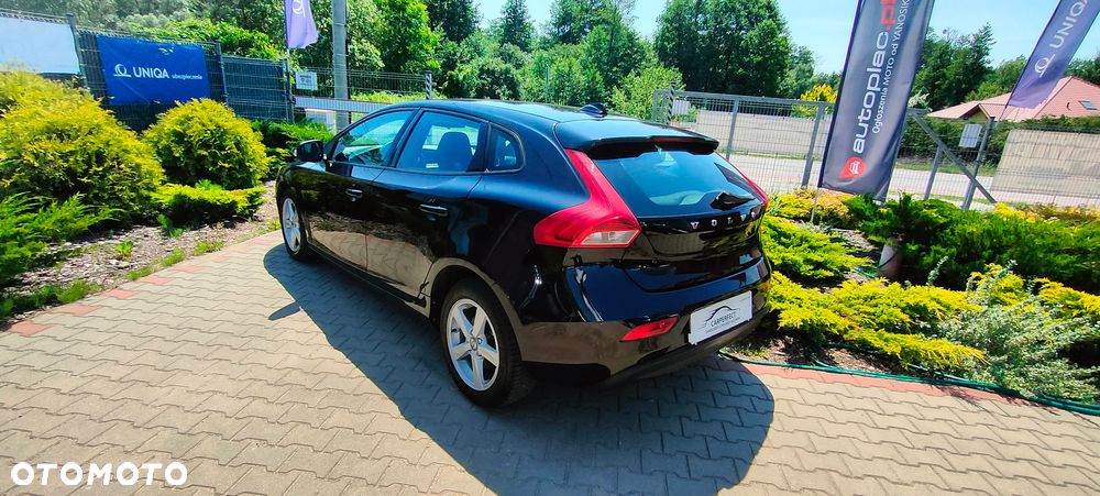 Volvo V40 D2 - 10