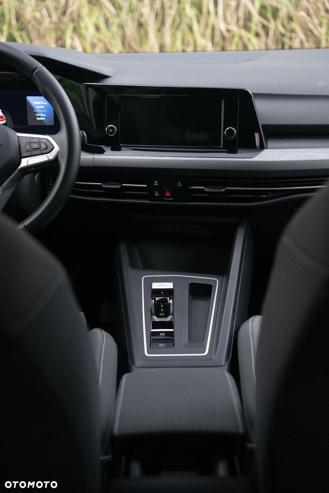 Volkswagen Golf VIII 1.5 eTSI EVO Style DSG - 21