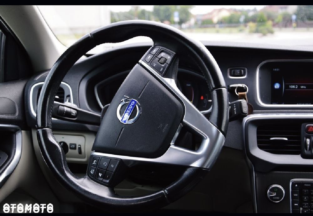 Volvo V40 - 24