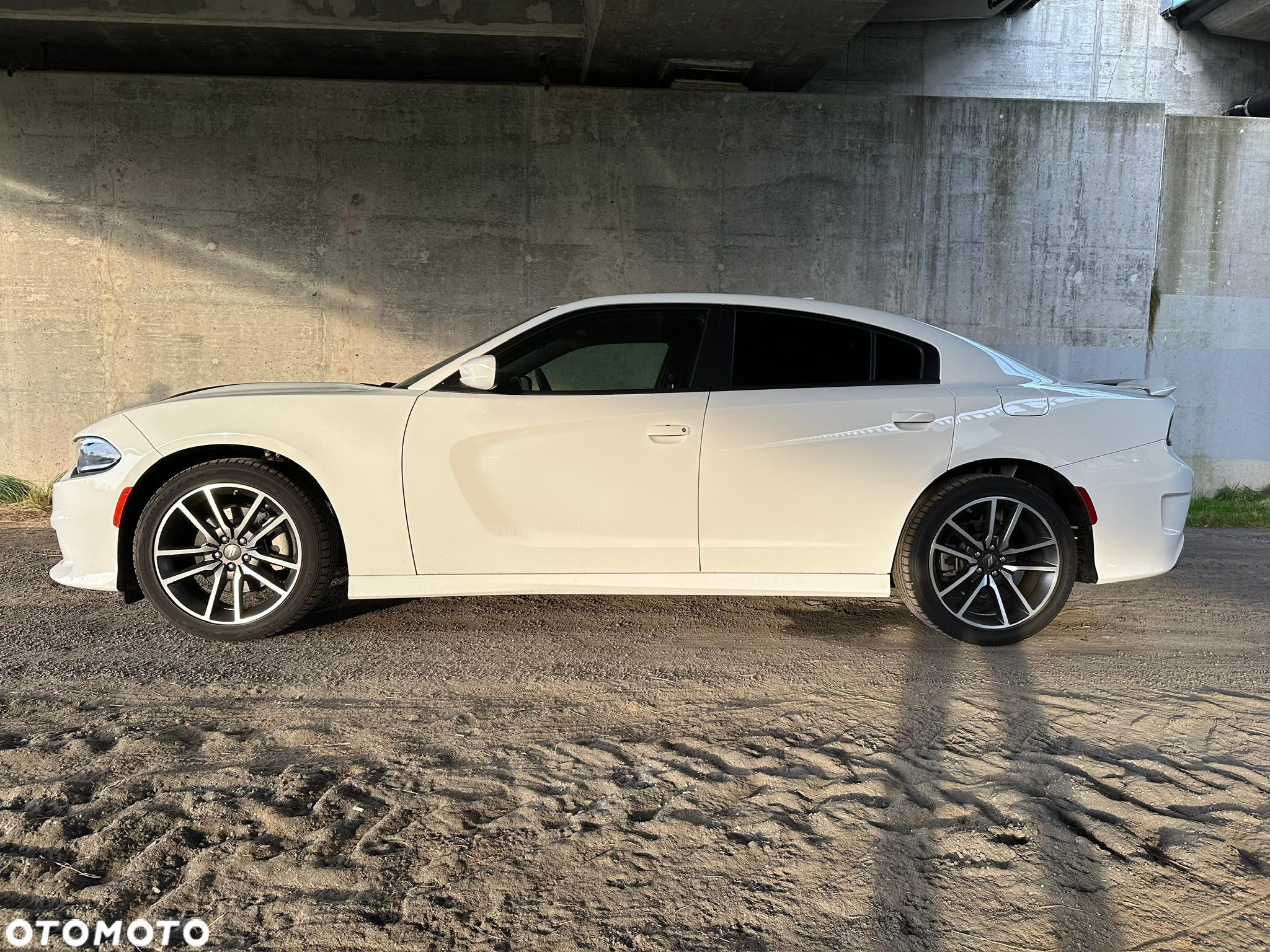 Dodge Charger 5.7 R/T - 8