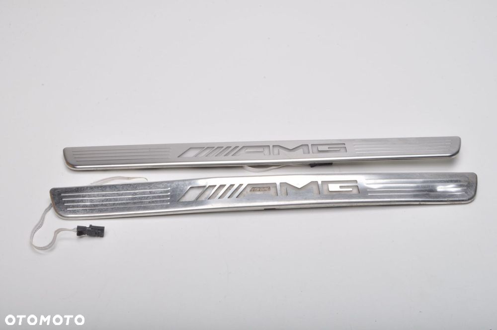 MERCEDES W177 NAKŁADKI PROGOWE LISTWY A1776808106 KOMPLET