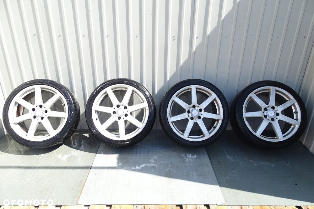 Mercedes C Klasa W204 Felgi z oponami 8,5Jx18, 8Jx18 ET50 ET54 A2044019802 A2044019902 - 2