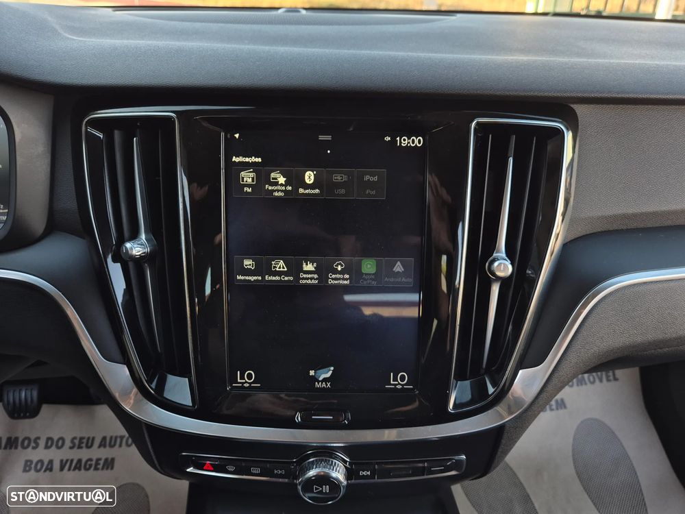 Volvo V60 2.0 D3 Momentum Plus - 32