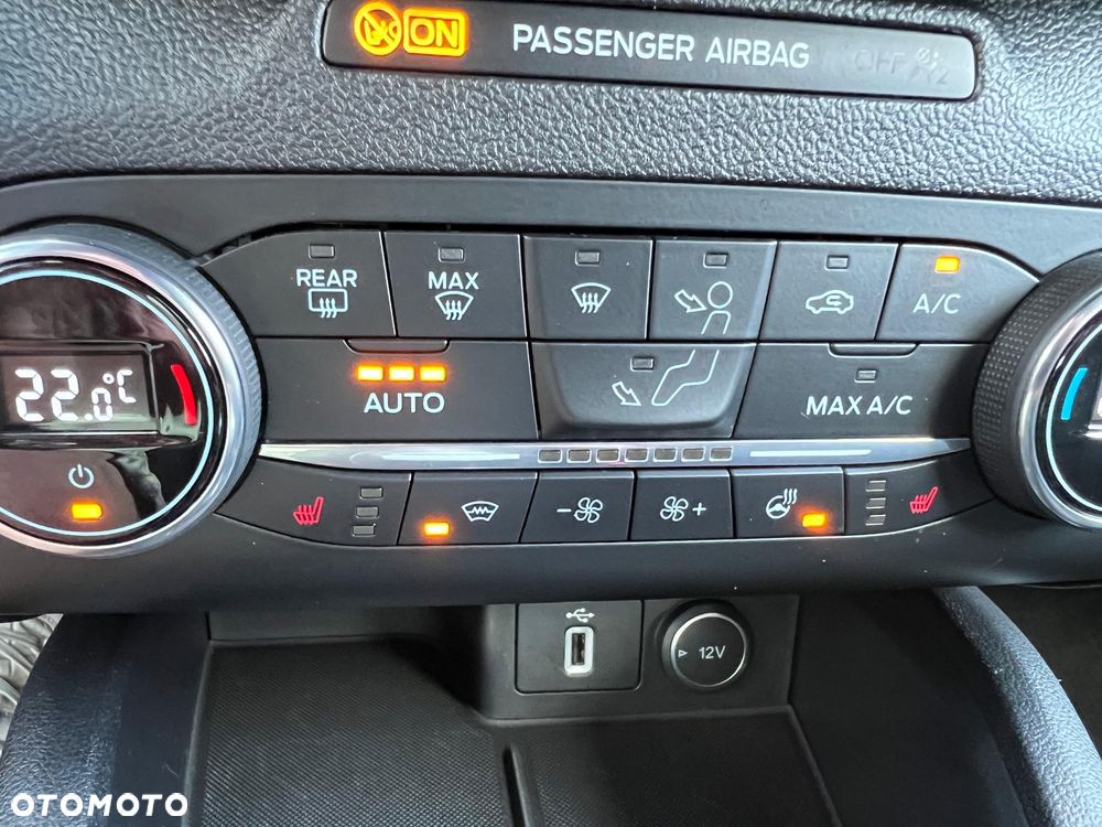 Ford Focus 1.0 EcoBoost Start-Stopp-System ST-LINE STYLE - 17