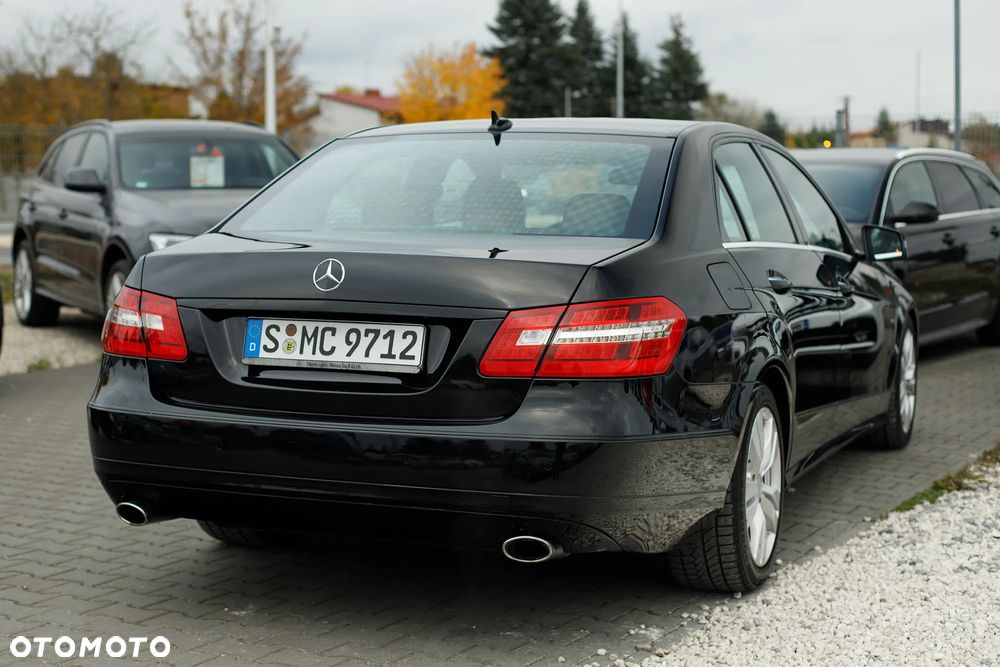 Mercedes-Benz Klasa E 350 CGI BlueEFFICIENCY 7G-TRONIC Avantgarde - 12