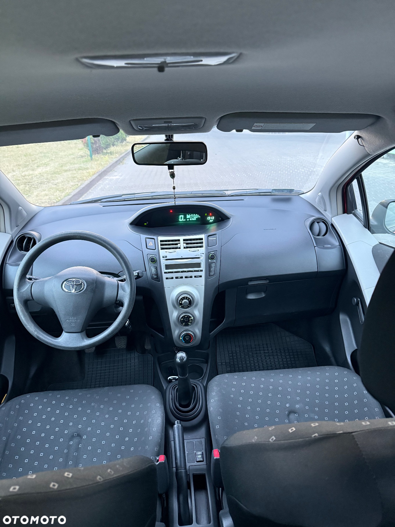 Toyota Yaris 1.3 Luna Premium - 15