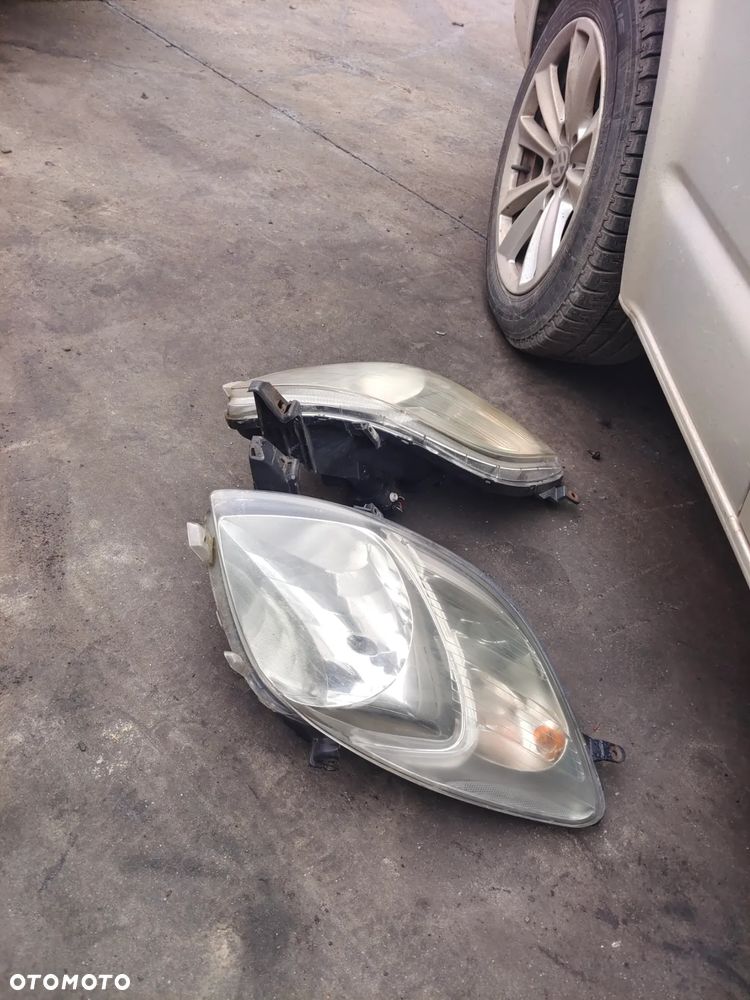 Toyota Yaris 2 lampa przód przednia lewa prawa - 3