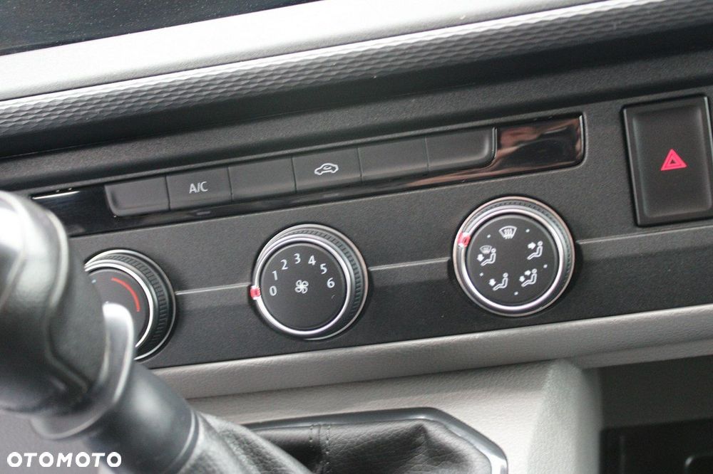 Volkswagen Transporter - 19