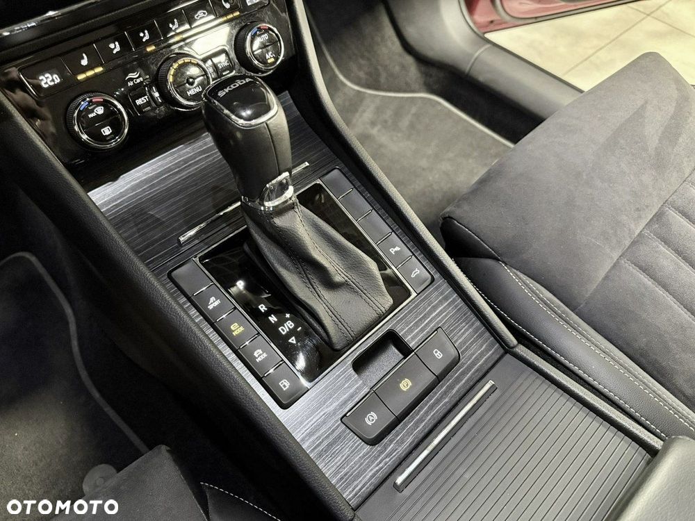 Skoda Superb 1.4 TSI Plug-In Hybrid Style DSG - 32