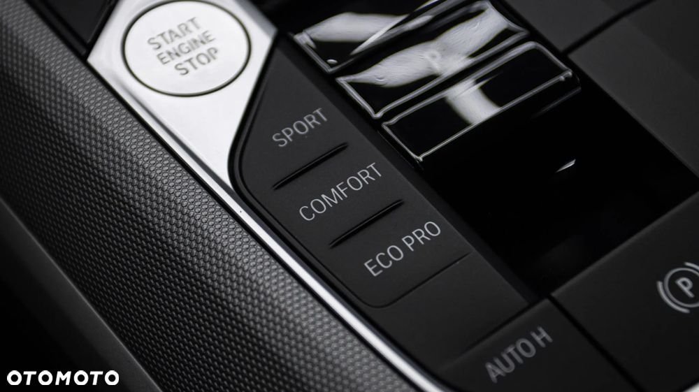 BMW Seria 3 318i Sport Line - 20