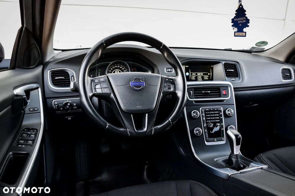 Volvo V60 D3 Drive-E Momentum - 30