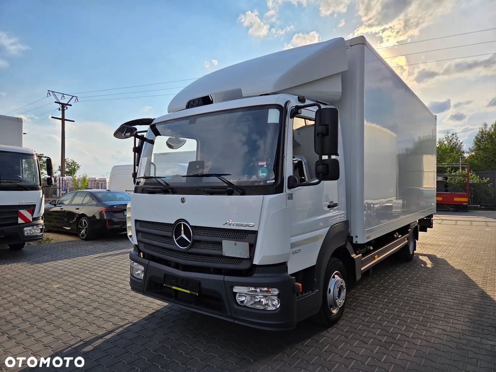 Mercedes-Benz Atego 821