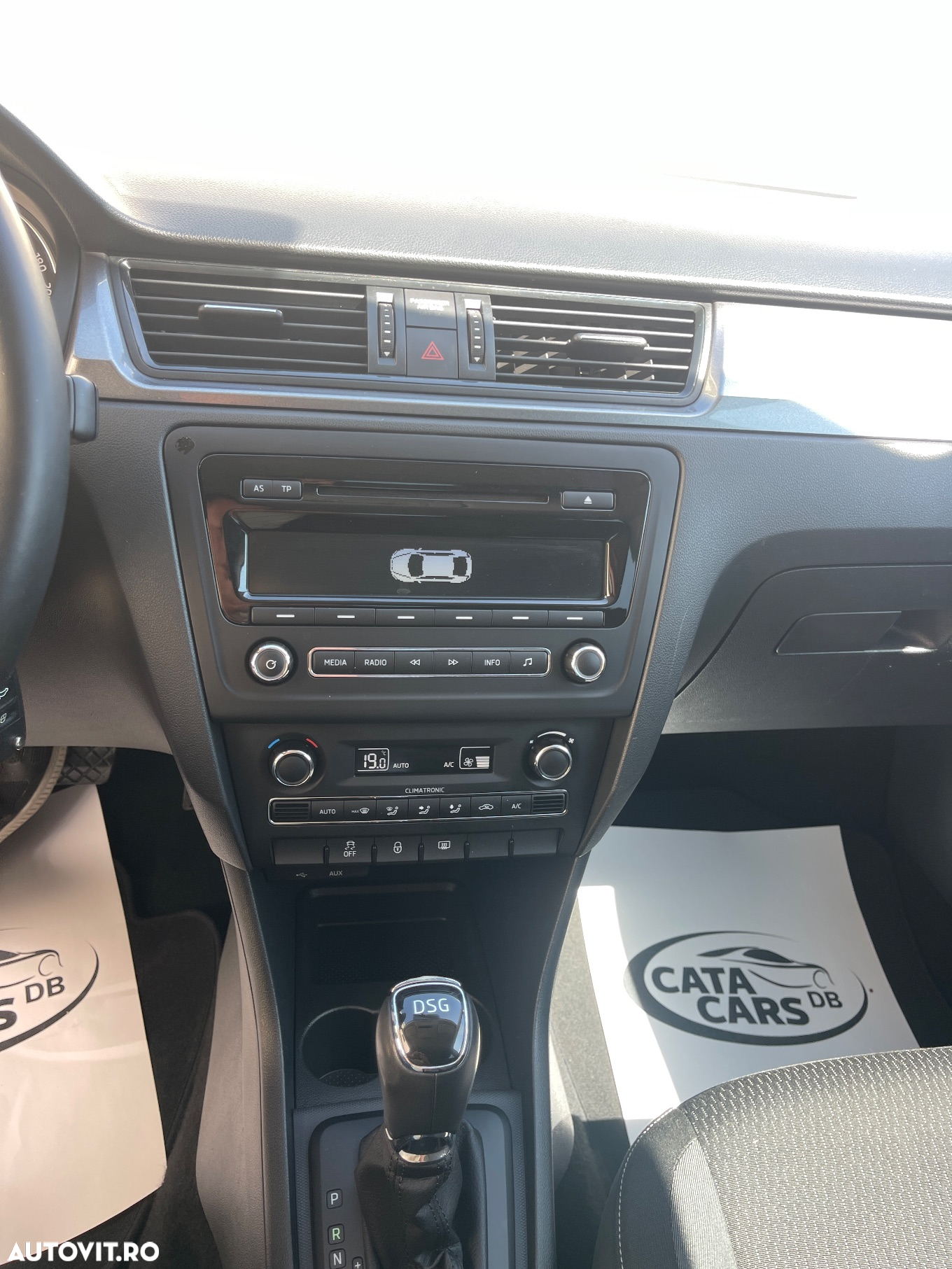 Skoda RAPID 1.6 TDI DSG Ambition - 34