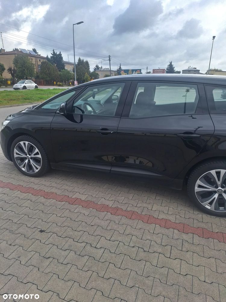Renault Grand Scenic - 11