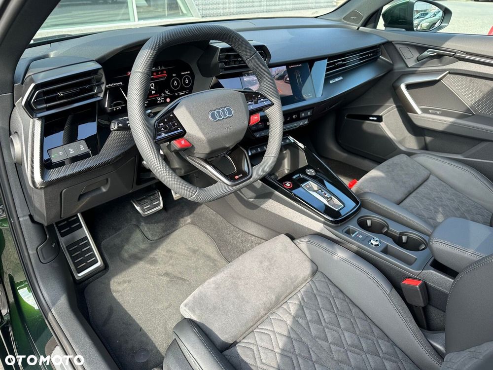 Audi RS3 Limousine - 13