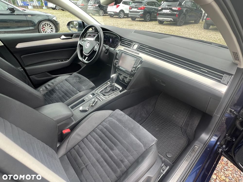 Volkswagen Passat Variant 2.0 TDI SCR DSG BlueMotion Highline - 20