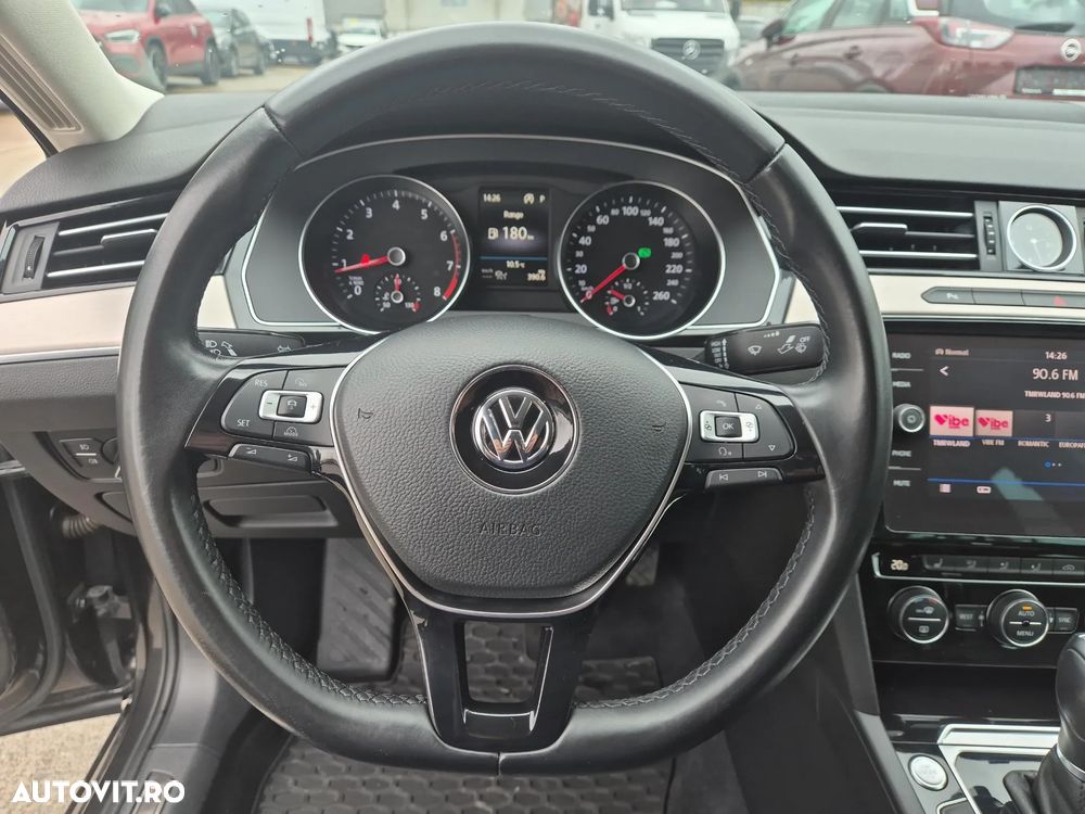 Volkswagen Passat 2.0 TSI DSG Highline - 12