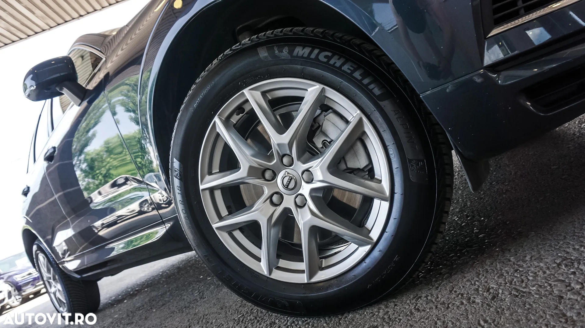 Volvo XC 60 T8 Twin Engine AWD Geartronic Momentum - 33