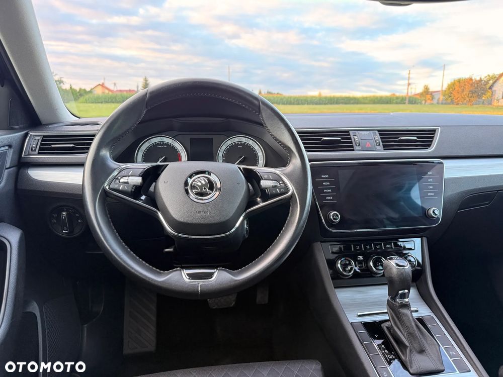 Skoda Superb 1.5 TSI Sportline DSG - 19
