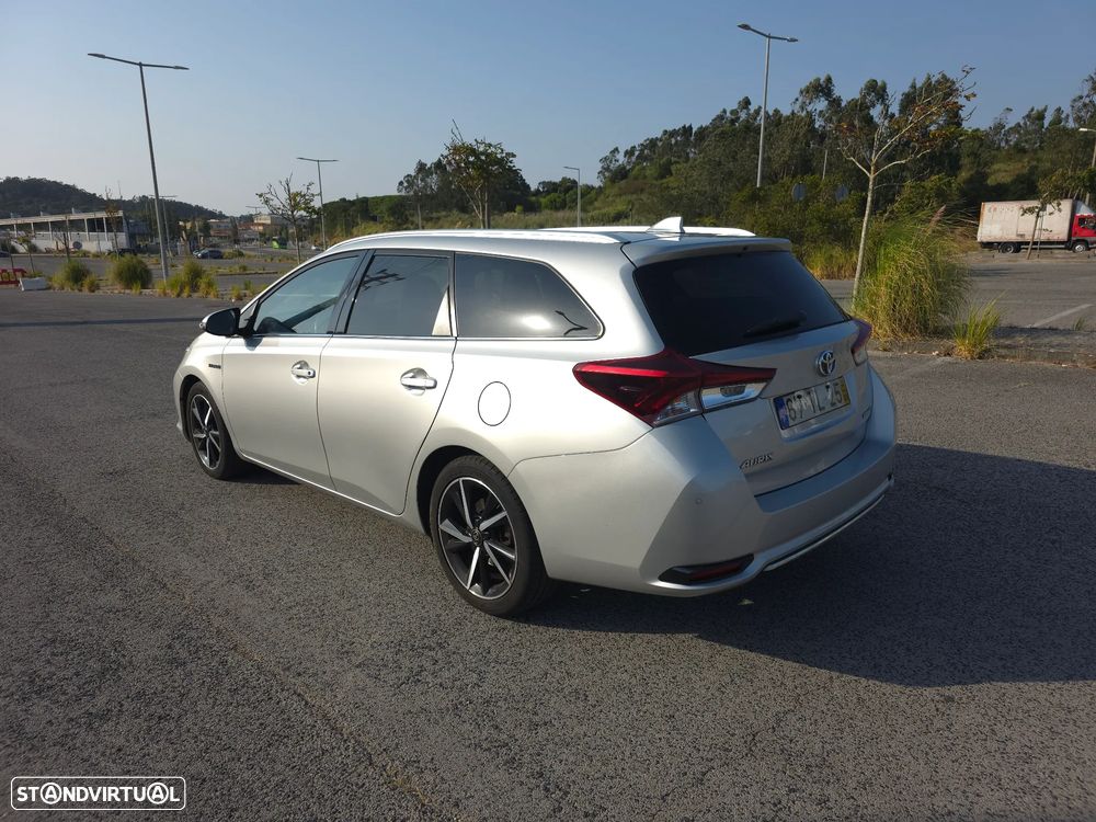 Toyota Auris Touring Sports - 3
