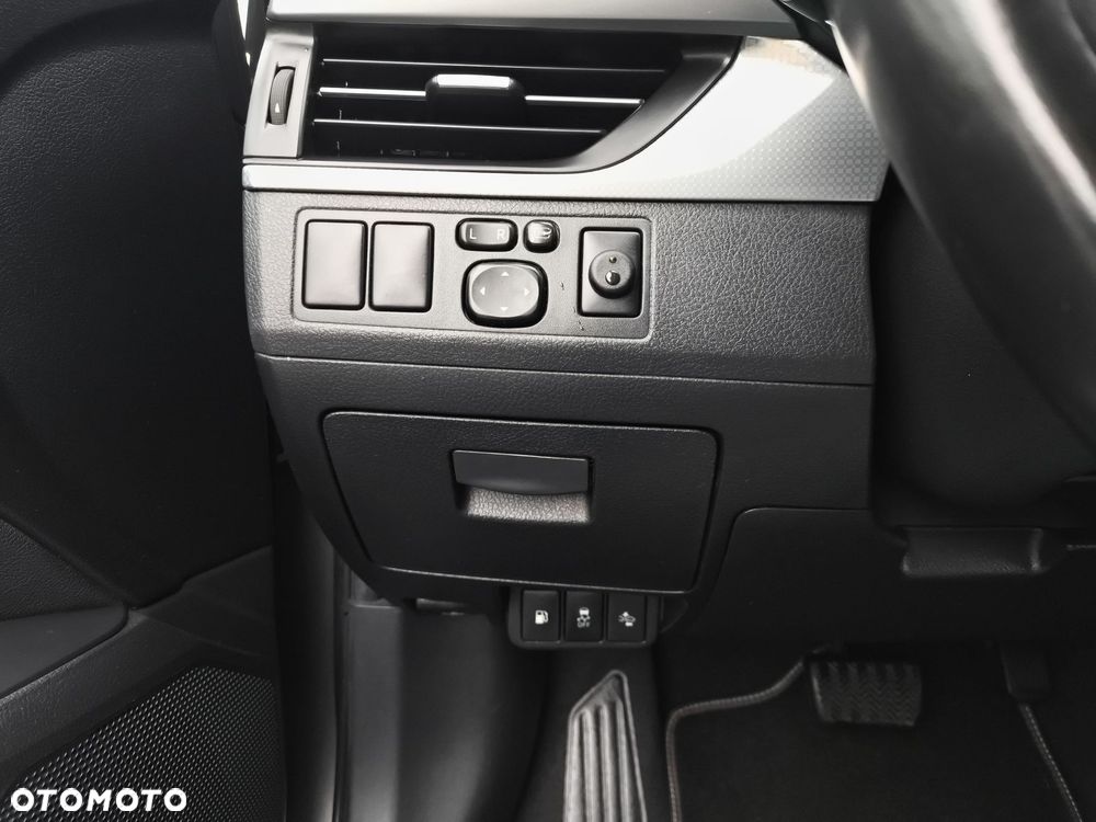 Toyota Avensis 2.0 Premium MS - 22