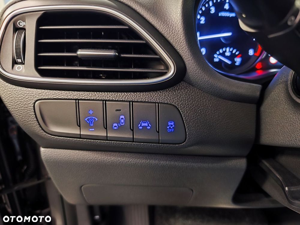 Hyundai i30 1.4 T-GDI Intro Edition - 17