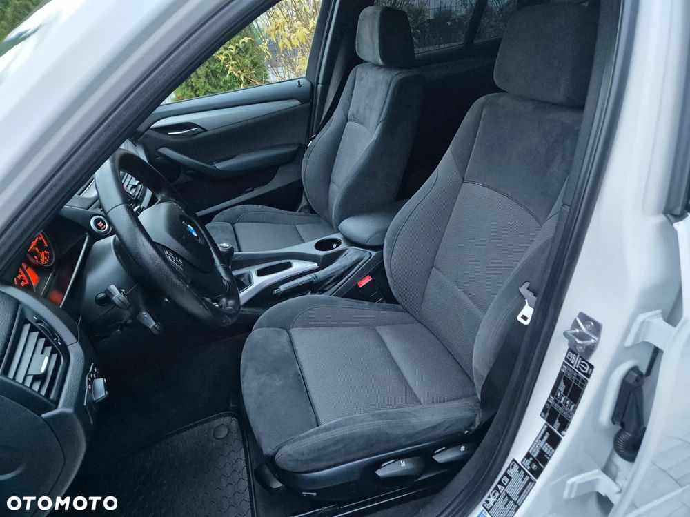 BMW X1 xDrive18d Sport Line - 12