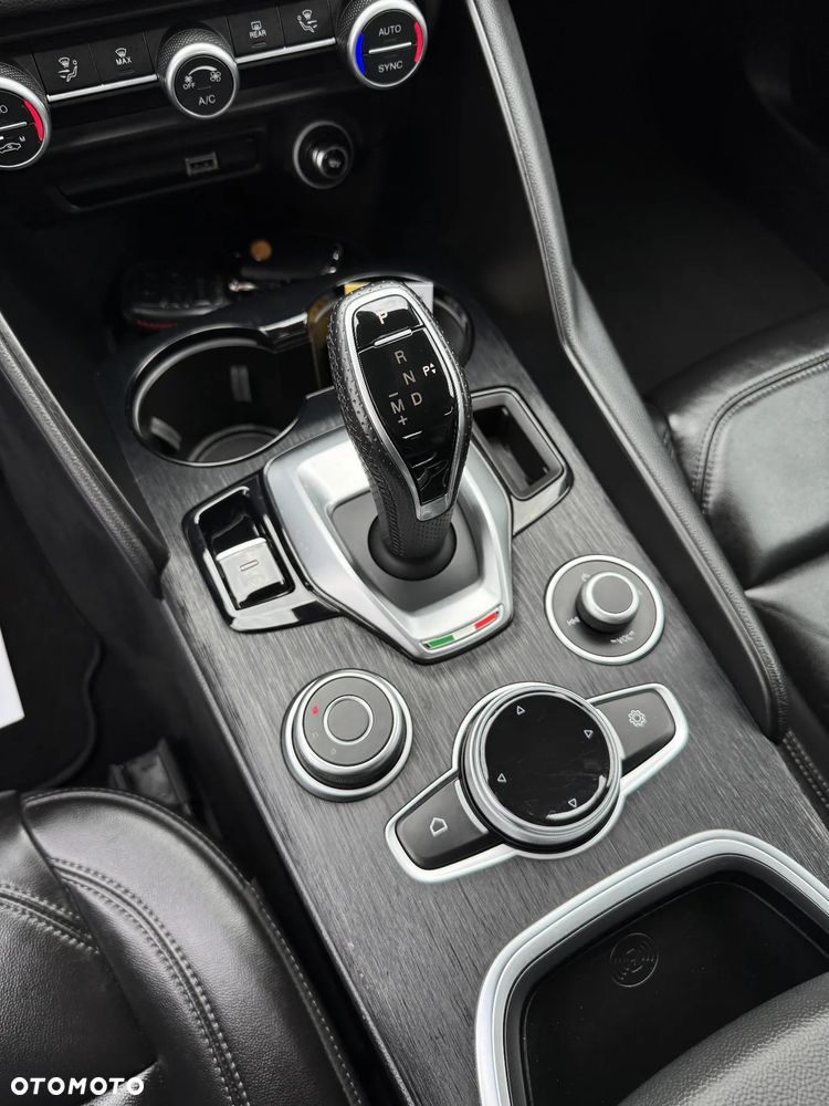Alfa Romeo Giulia 2.0 Turbo Veloce - 39