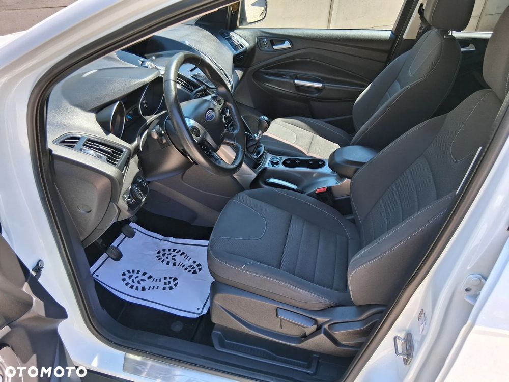 Ford Kuga 1.6 EcoBoost 2x4 Trend - 14