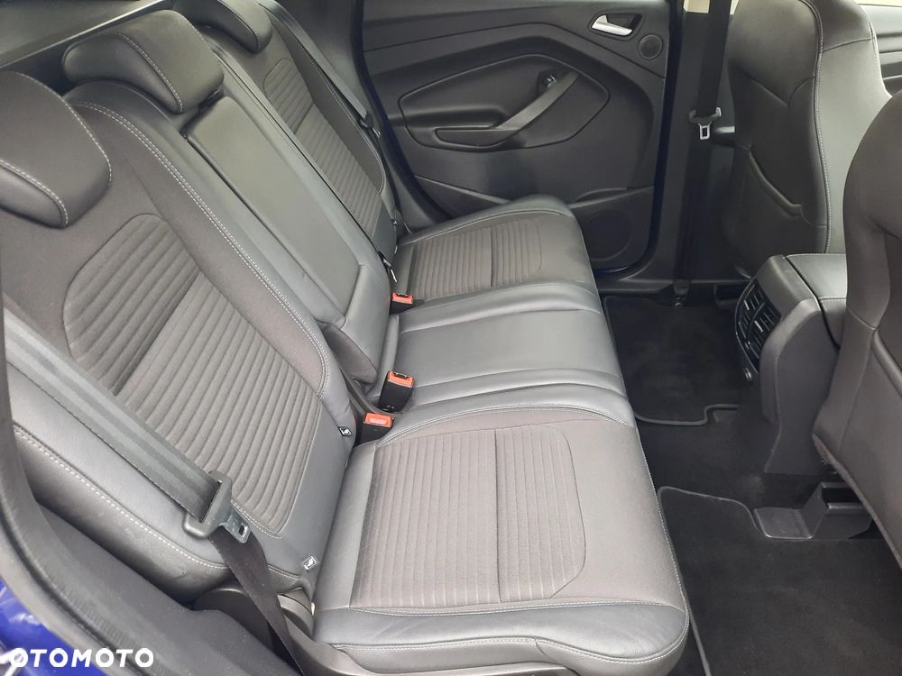 Ford Kuga 2.0 TDCi 2x4 Titanium - 12