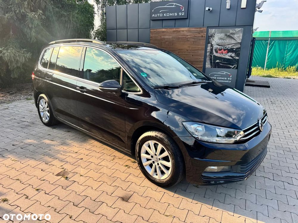 Volkswagen Touran - 11