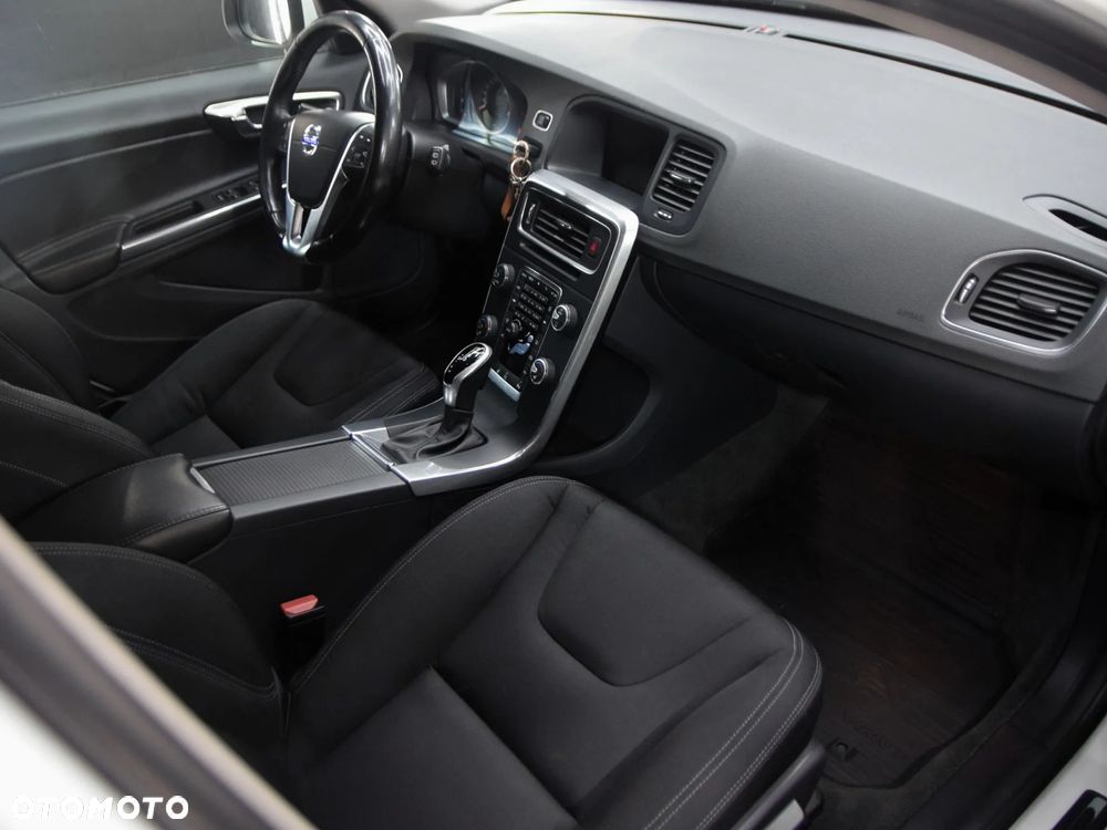 Volvo V60 T3 Drive-E Kinetic - 8