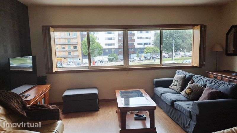ARRENDAMENTO MORADIA T4 - Padrão da Légua - Matosinhos - Porto - Grande imagem: 2/12