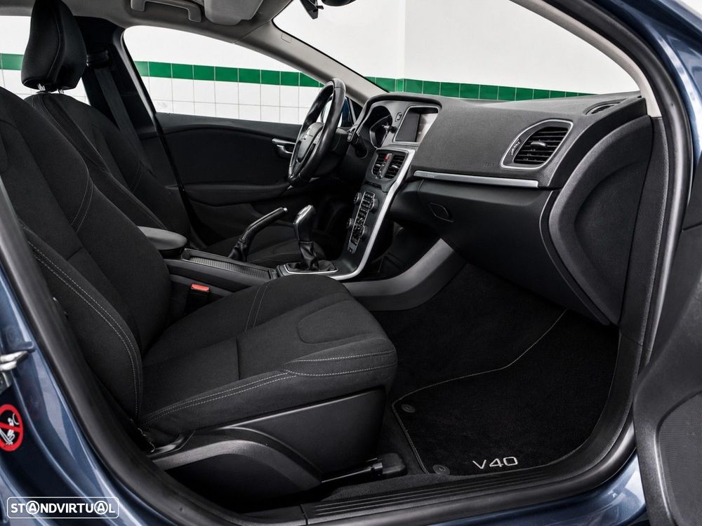 Volvo V40 1.6 D2 Momentum — fotografia 11