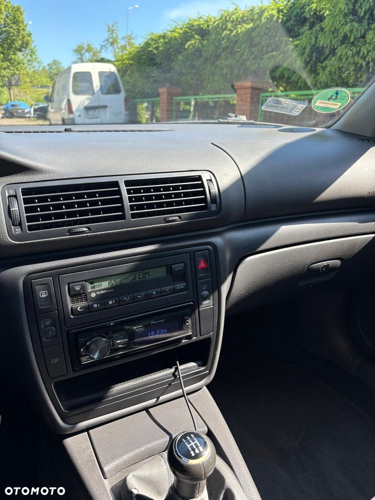 Volkswagen Passat 1.6 Comfortline Family - 2
